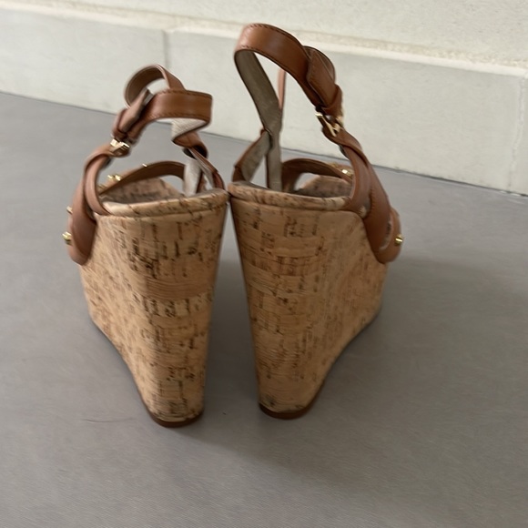 Michael Kors tan wedges - Picture 5 of 6